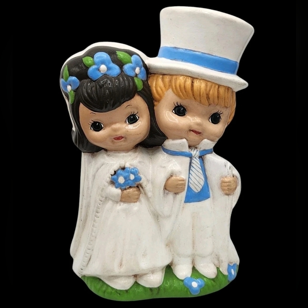 Vintage Wedding Bride and Groom Ceramic 1970s Big Eyes Brunette And Blonde 7"